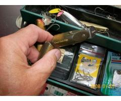 Vintage Tackle Box With 3 Wooden Lures