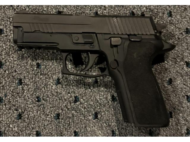 Image 1 / 3