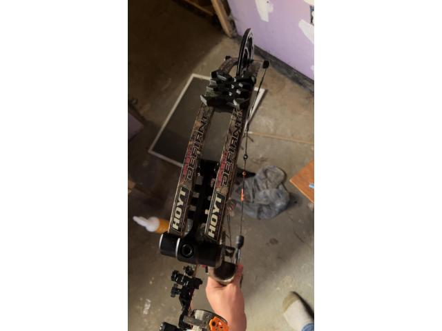 Image 2 / 4