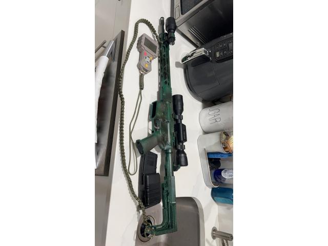 Image 2 / 4