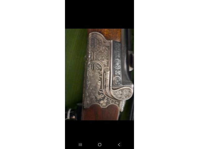 Image 1 / 4
