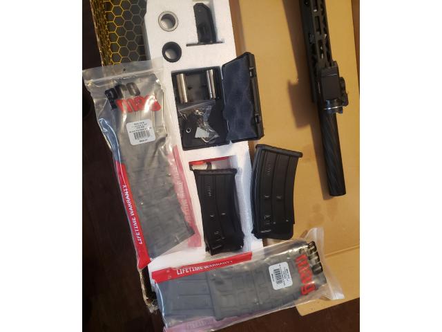 Image 1 / 4