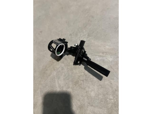 Image 1 / 5