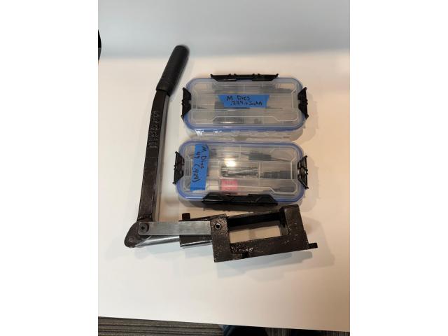 Image 2 / 4