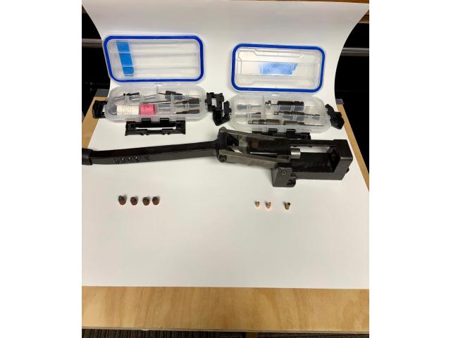 Image 1 / 4