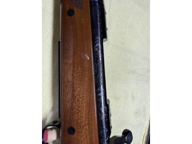 Image 3 / 6
