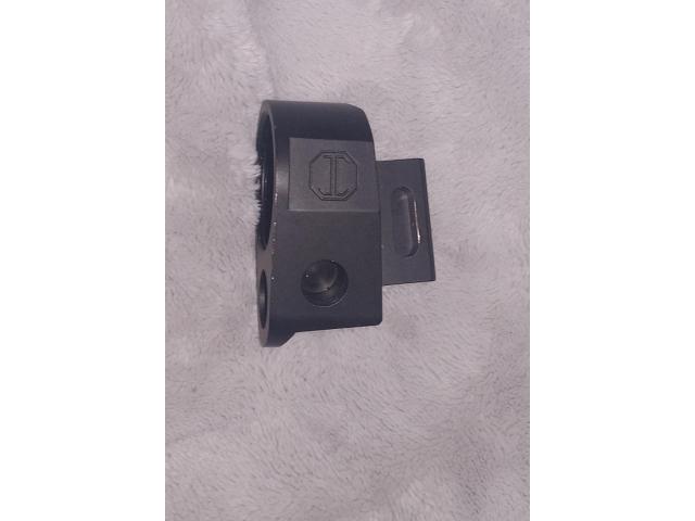 Image 1 / 1