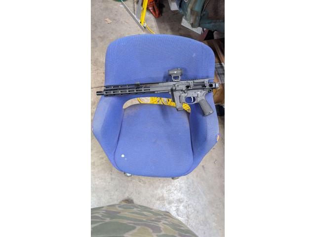 Image 1 / 2