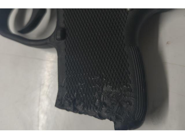 Image 2 / 4