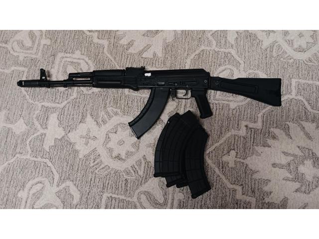 Image 1 / 2