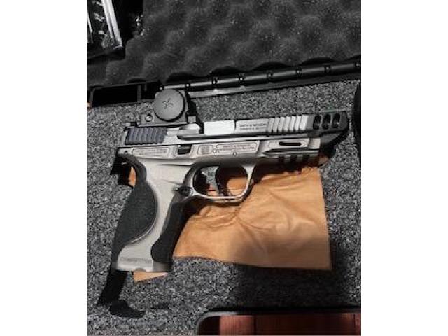 Image 1 / 3
