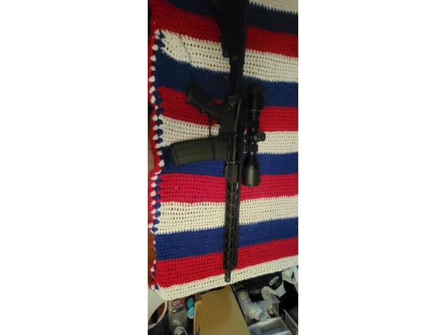 Image 2 / 4