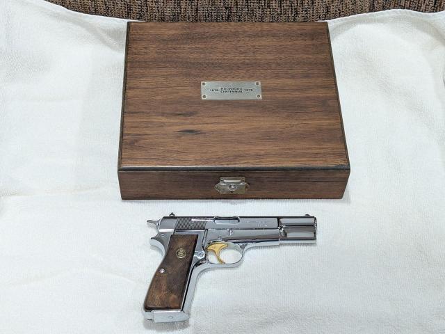 Image 3 / 4