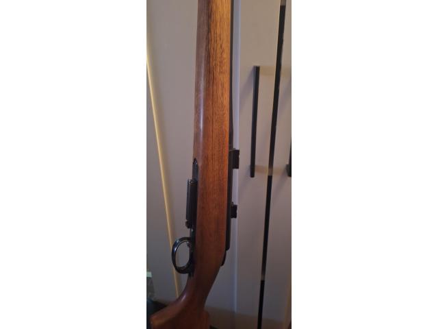 Image 4 / 6