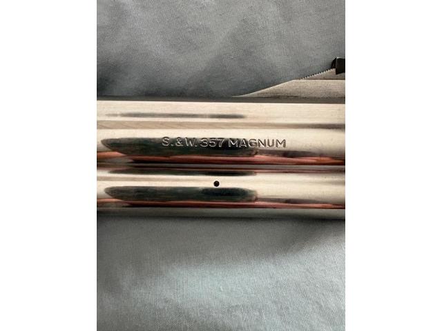Image 1 / 4