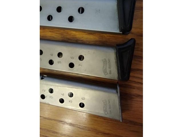 Image 3 / 4