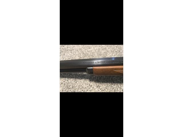 Image 3 / 4