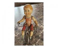 Wind up tricycle