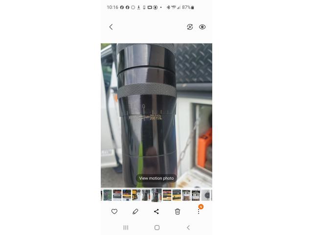 Image 3 / 6