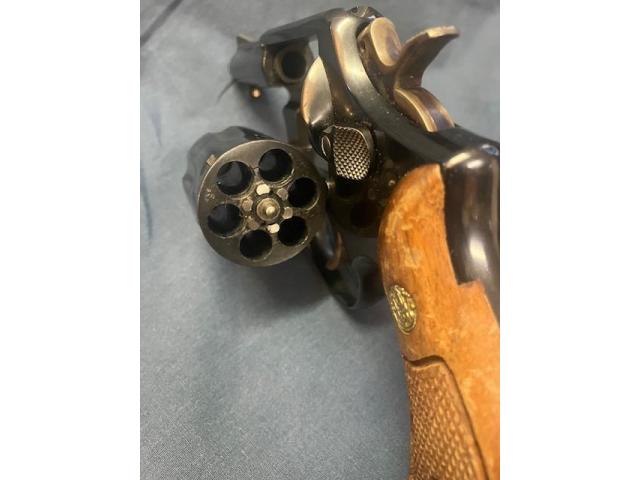 Image 1 / 3