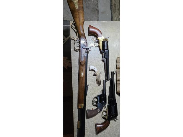 Image 3 / 4