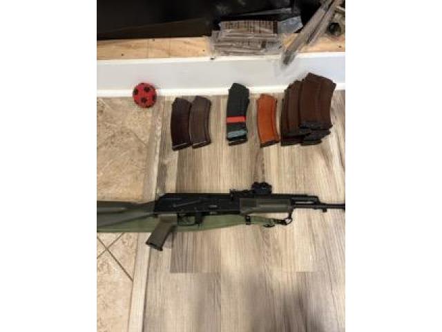 Image 1 / 3