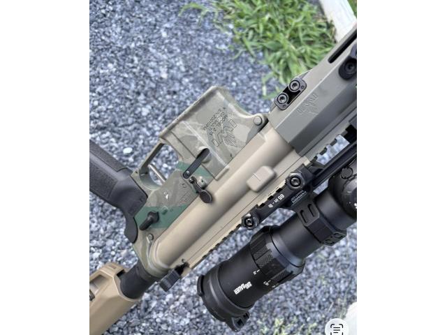 Image 1 / 2