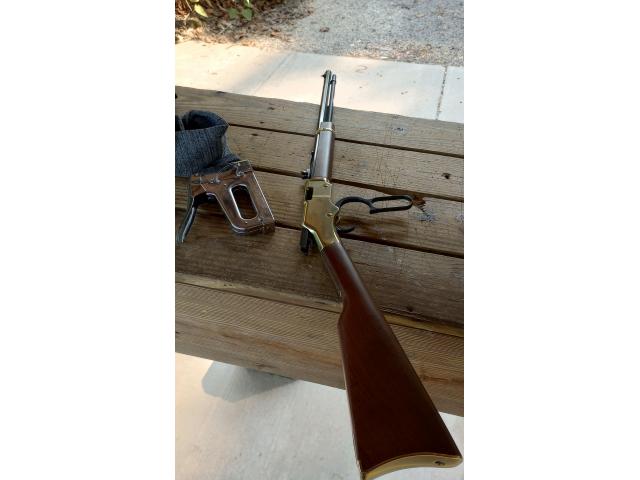 Image 1 / 1