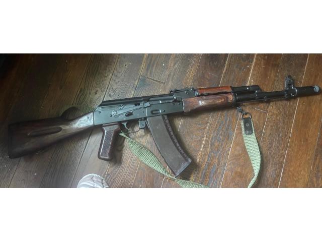Image 1 / 1