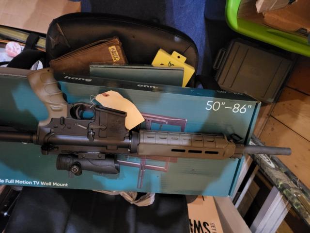 Image 2 / 4