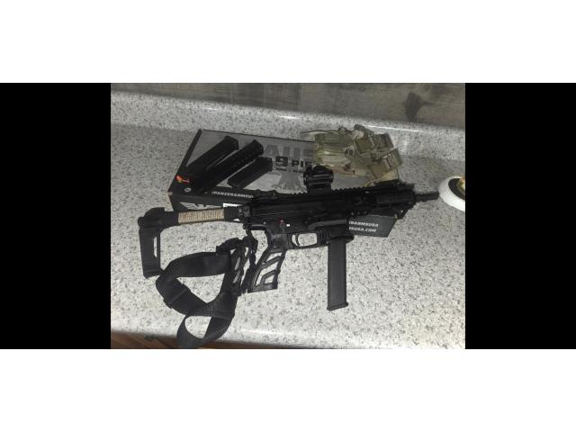 Image 1 / 1