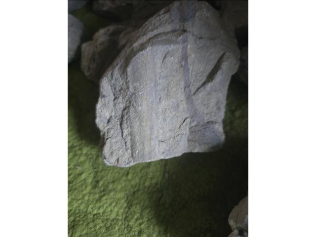 Image 2 / 4