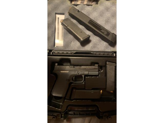 Image 1 / 1