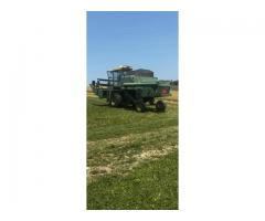 John Deere 4400 Combine