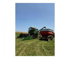 John Deere 4400 Combine