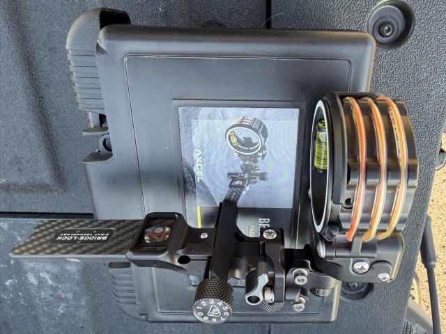 Image 1 / 3