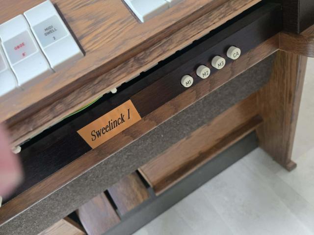 Image 5 / 5