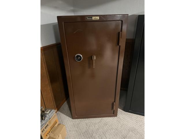 Image 1 / 3