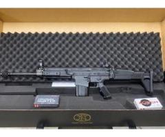 FN Scar 17s