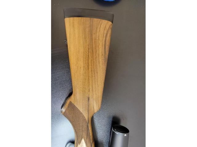 Image 2 / 6
